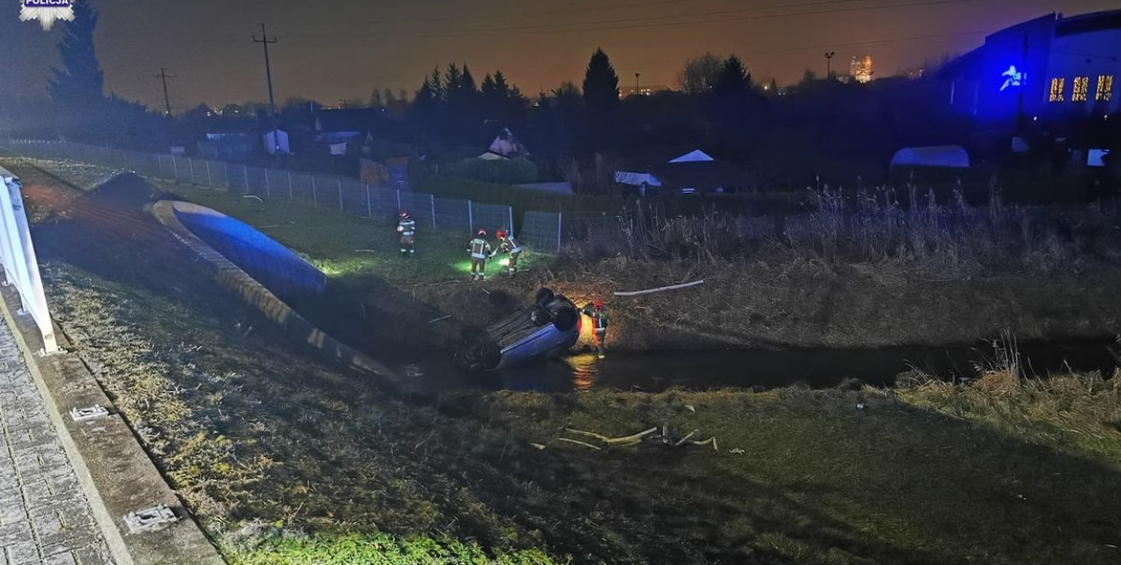 Wczoraj wieczorem dyżurny biłgorajskiej komendy otrzymał zgłoszenie, z którego wynikało, że pojazd osobowy zjechał z wiaduktu drogi wojewódzkiej 835 do rzeki Biała Łada.