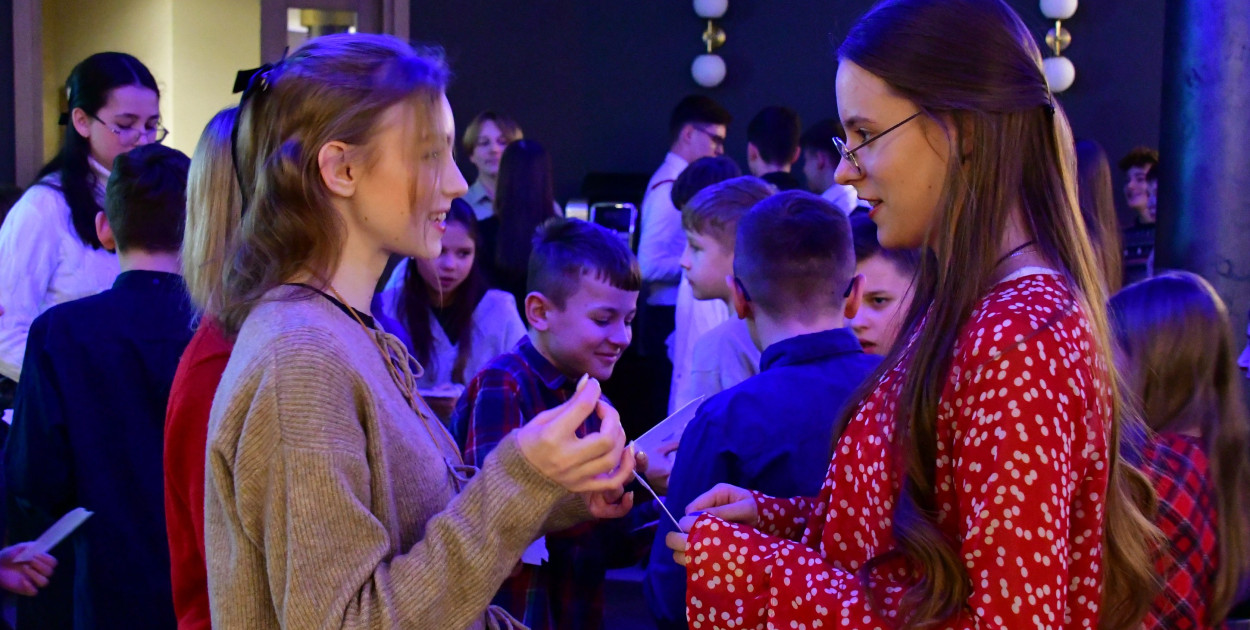 Oazowa wspólnota przy wigilijnym stole. Wyjątkowy opłatek młodych w Glinach