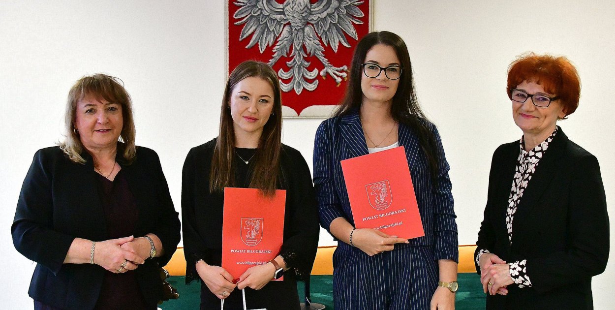 Nowe nauczycielki odebrały mianowanie