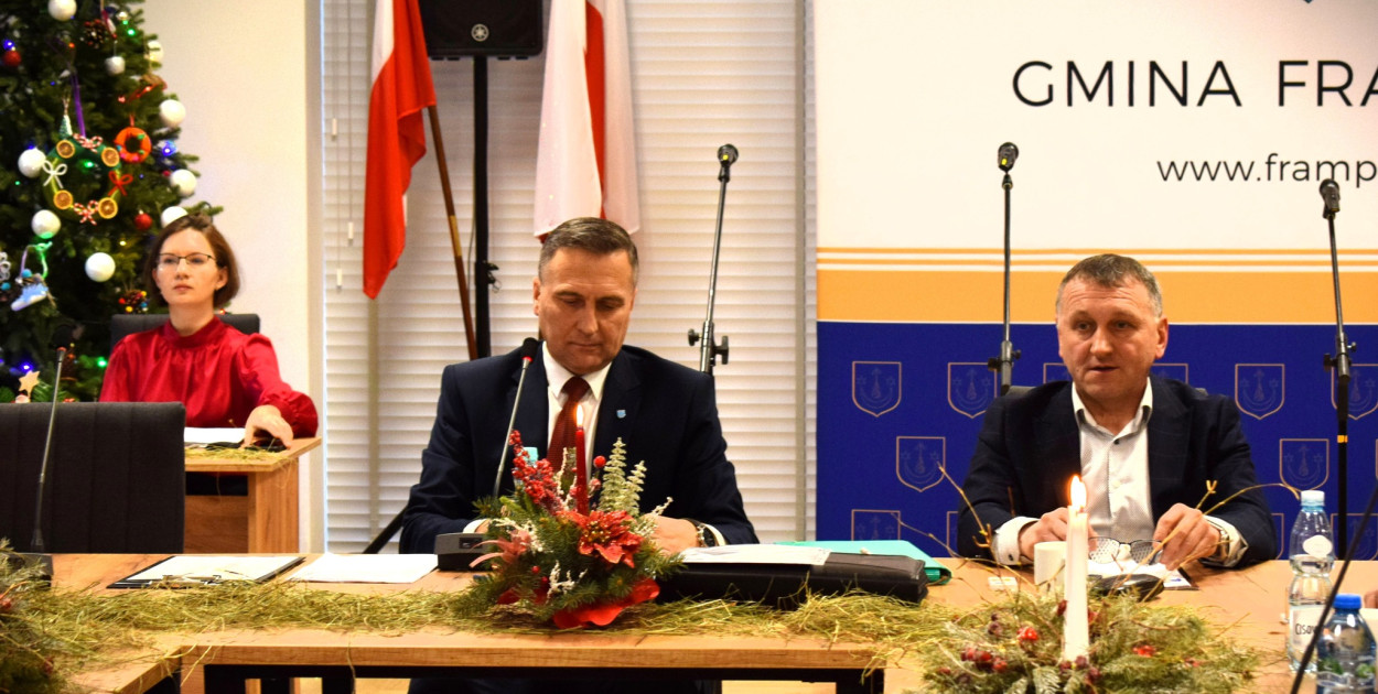 Podsumowanie inwestycji i noworoczne życzenia. Ostatnia sesja Rady Miejskiej we Frampolu (Foto: UM Frampol)