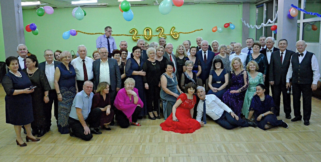 Seniorzy z Biłgoraja powitali 2026 rok w wielkim stylu! Wyjątkowy Bal Sylwestrowy UTW