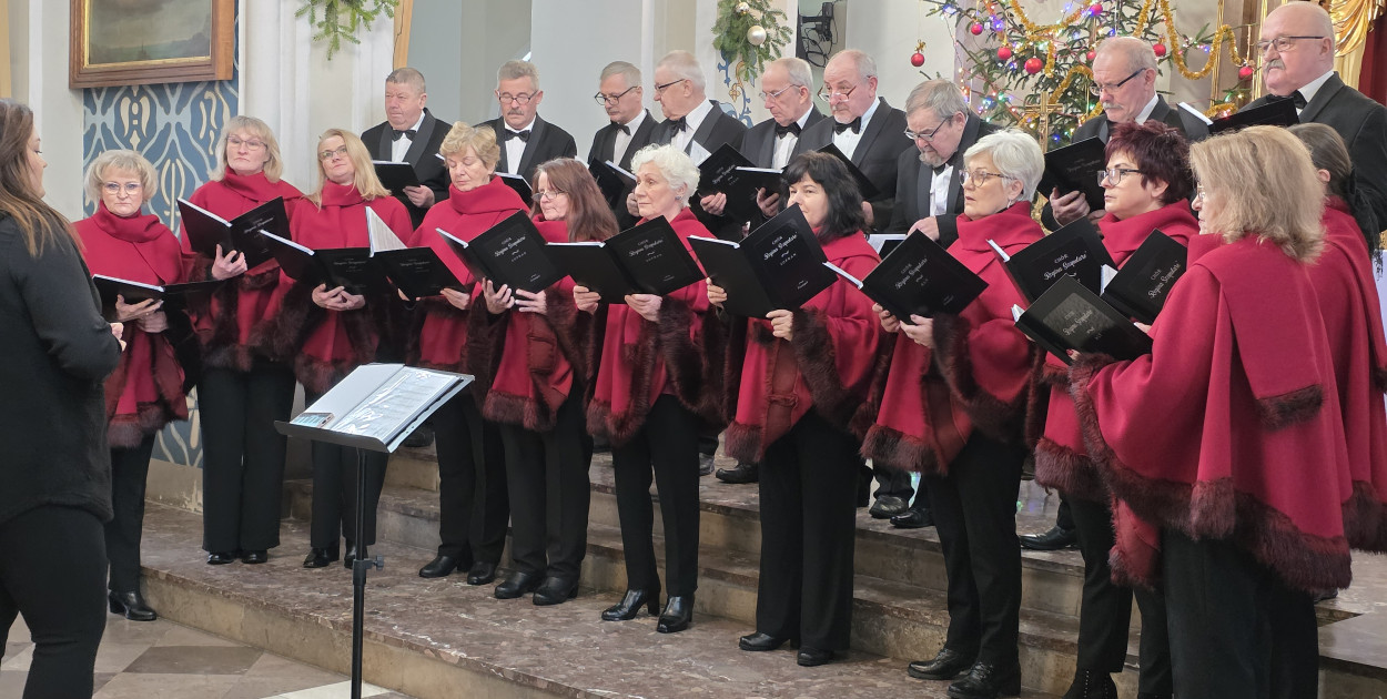 Kolędowanie we frampolskim kościele