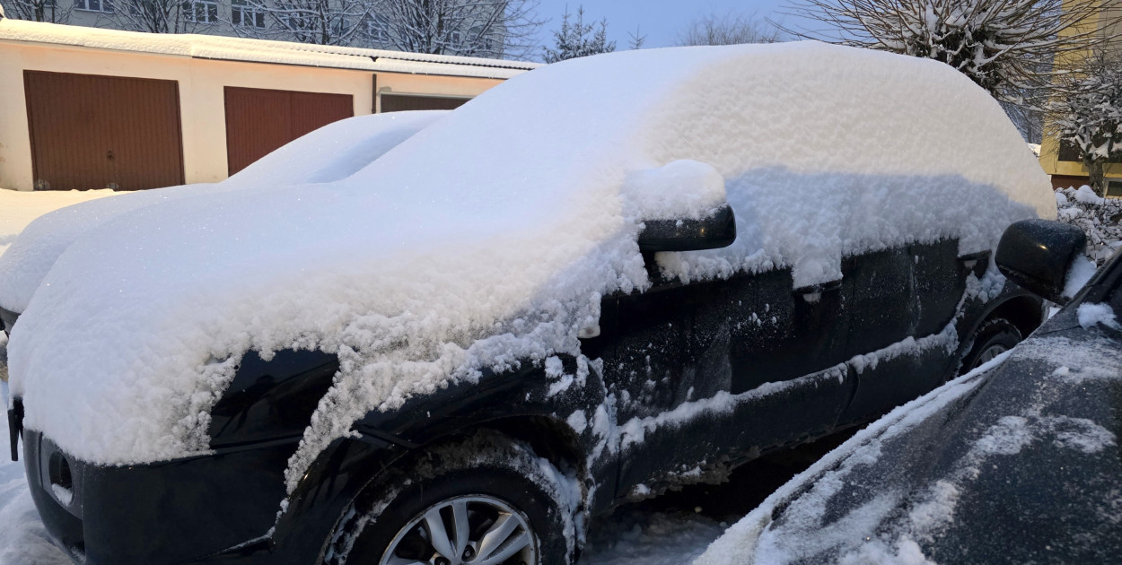 Co grozi za nieodśnieżenie samochodu? Sprawdźcie