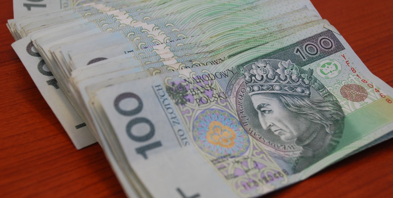 Myśląc, że pomaga siostrze straciła tysiąc złotych