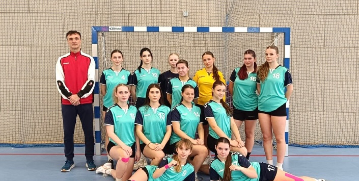 Sukces szczypiornistek z „Budowlanki”! Dziewczęta z ZSBiO Biłgoraj w półfinale wojewódzkim (Foto: Powiat biłgorajski)