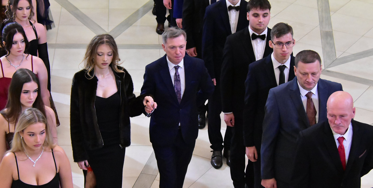 Maturzyści ZSZiO w Biłgoraju bawili się na balu studniówkowym