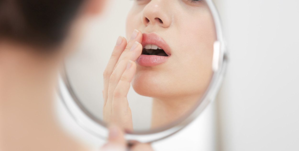 Opryszczka a zabiegi medycyny estetycznej – kiedy trzeba je odłożyć?