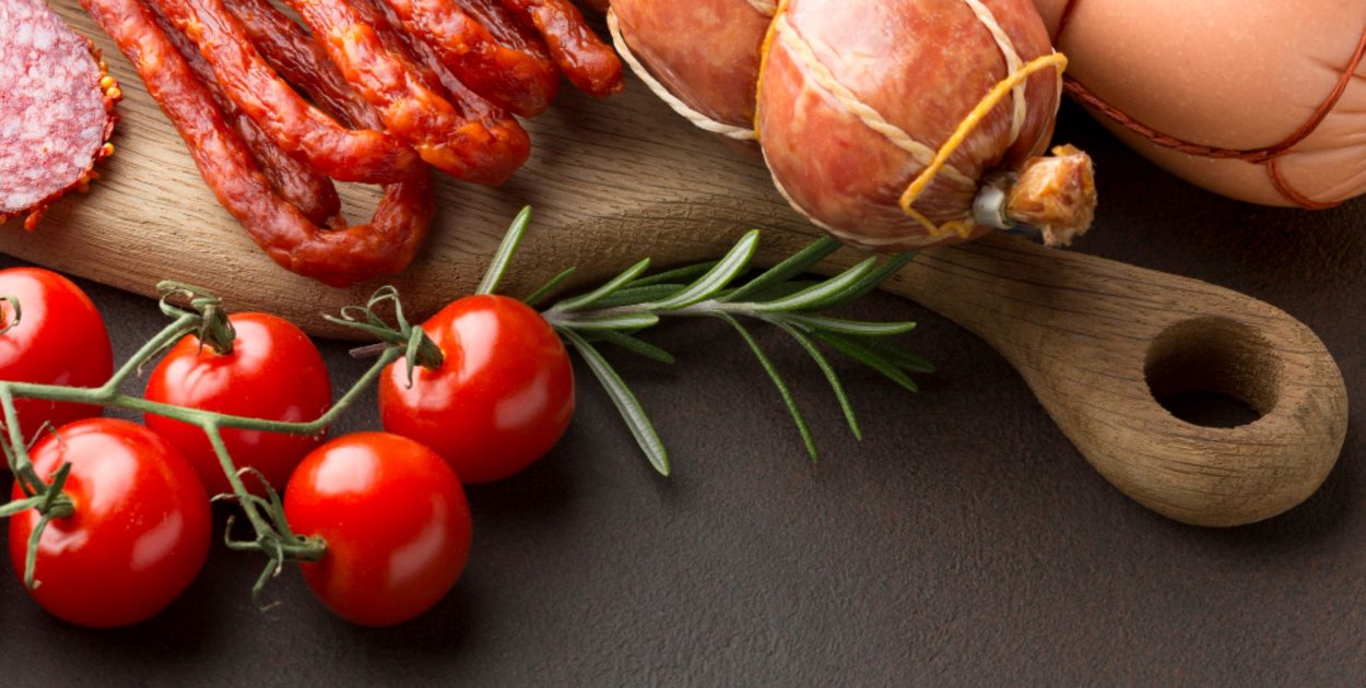 Dlaczego coraz więcej osób wybiera naturalne wędliny z masarni?