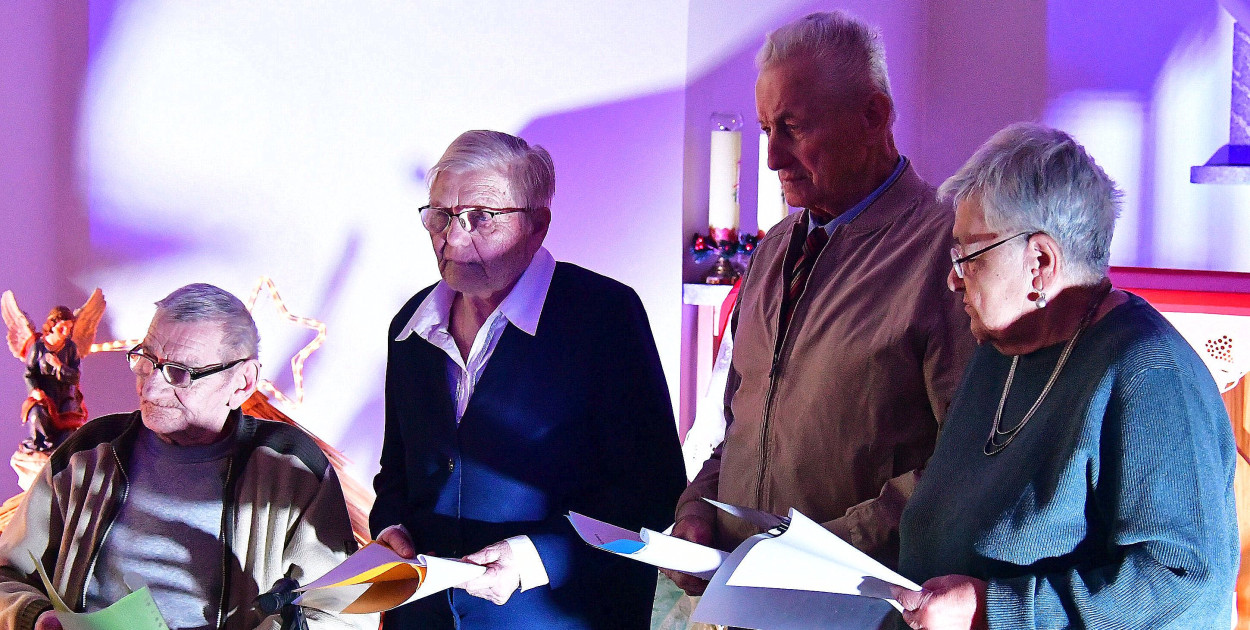 Kolędowanie w DPS dla Kombatantów (FOTO)