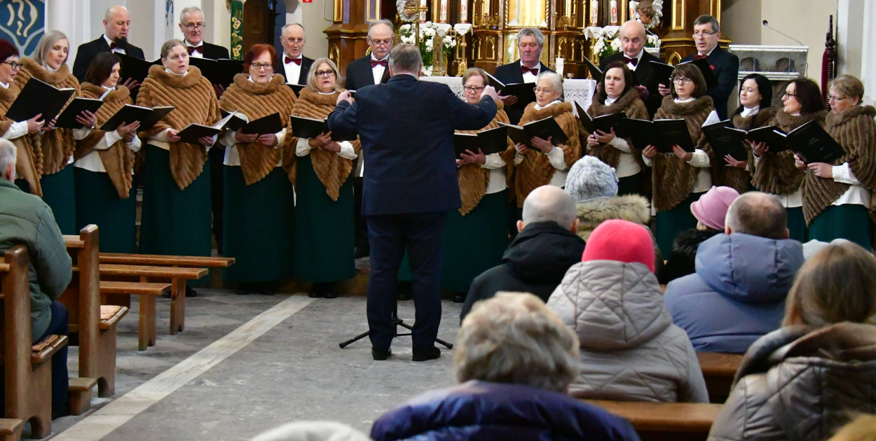 Kolędowanie Chórów Ziemi Biłgorajskiej we Frampolu (FOTO, VIDEO)