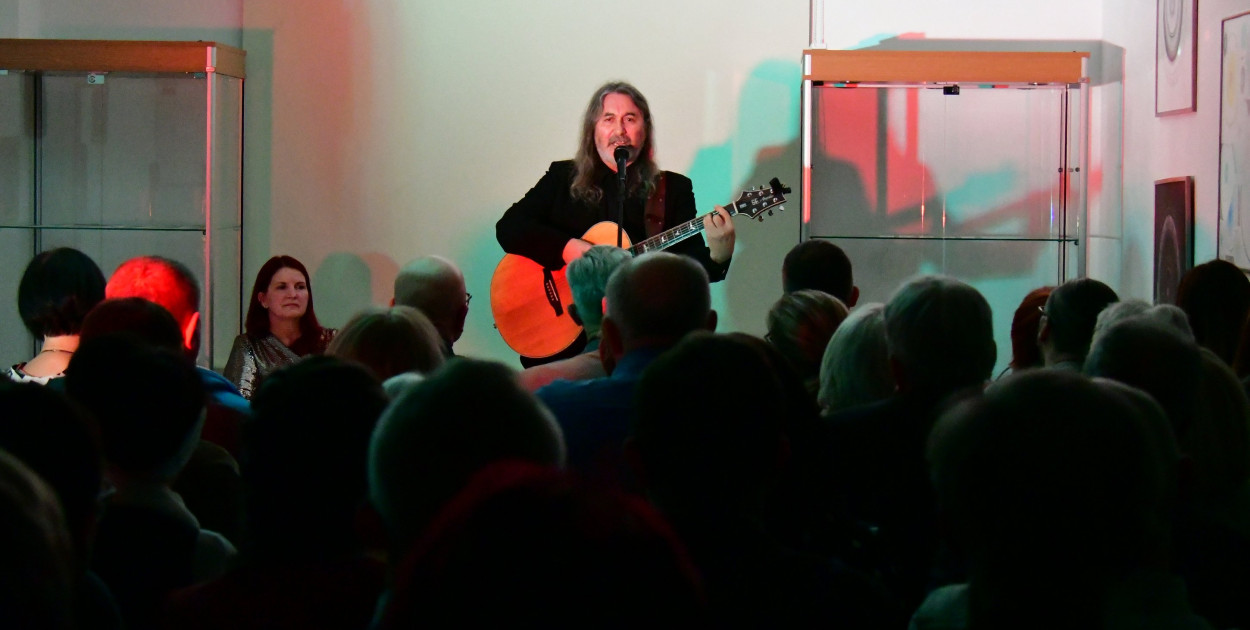 Słowo śpiewane i mówione. Nastrojowe spotkanie w Muzeum Ziemi Biłgorajskiej (FOTO)