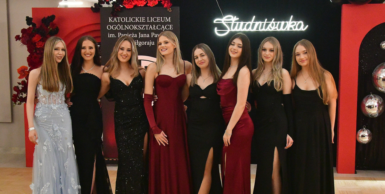 Wyjątkowa studniówka w biłgorajskim „Katoliku” (FOTO)