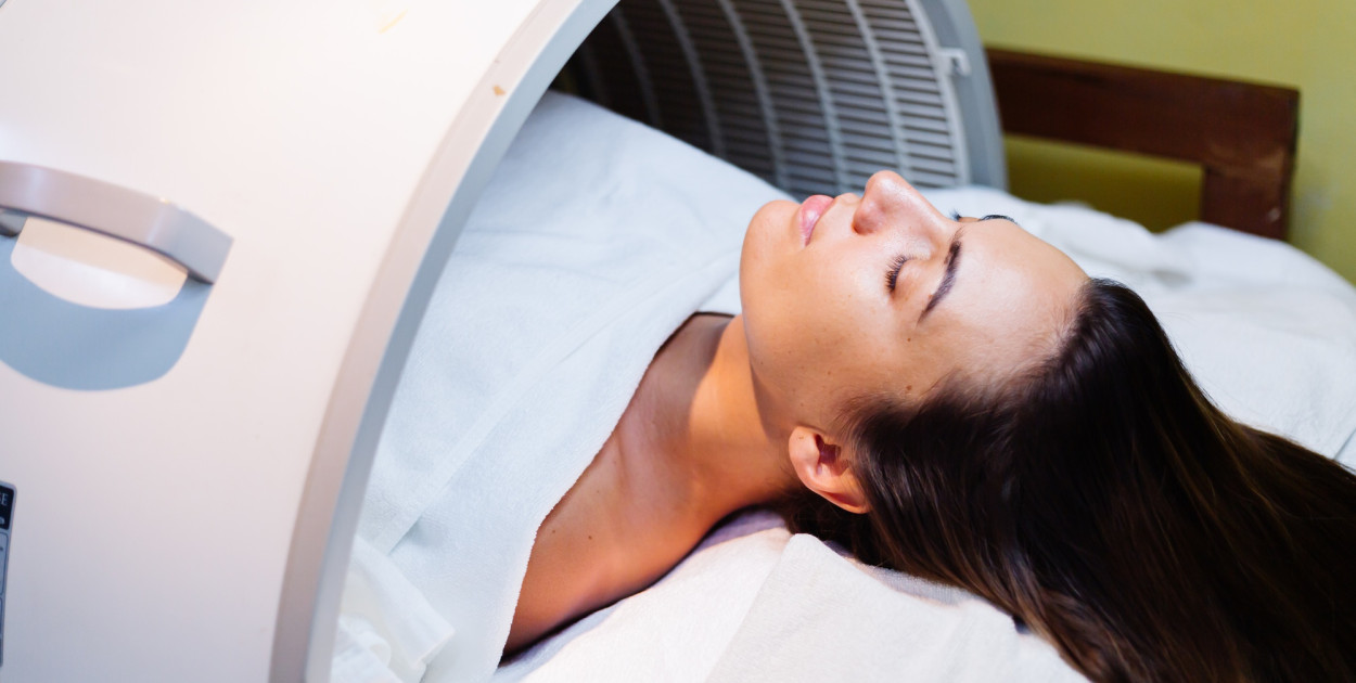 Komora hiperbaryczna a przewlekłe zmęczenie – czy tlenoterapia może przywrócić ene