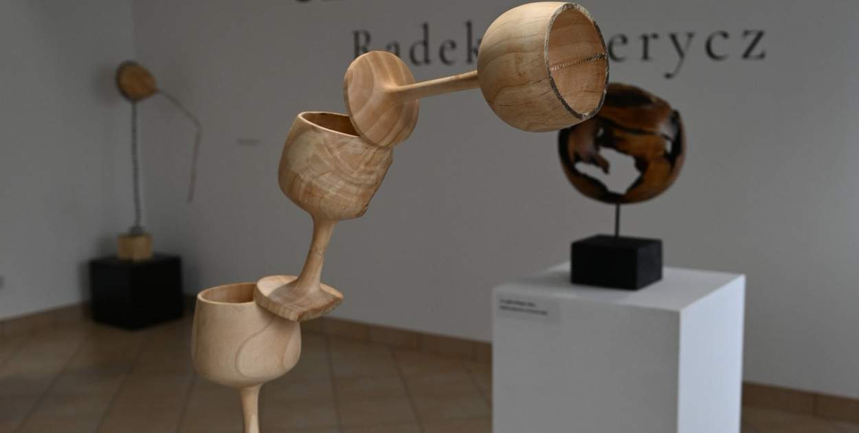 „Ślady Obecności” – nowa wystawa Radka Teterycza w MZB w Biłgoraju