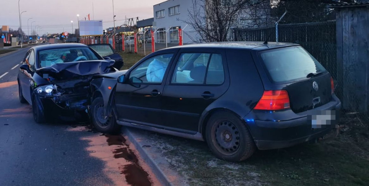 Biłgoraj. Czołowe zderzenie Seata i Volkswagena