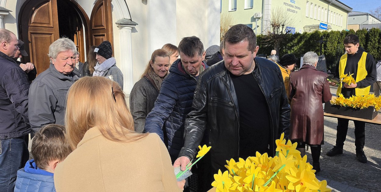 Symbol wielkiej pomocy. Biłgorajska „Piątka” kwestuje dla chorych (FOTO)