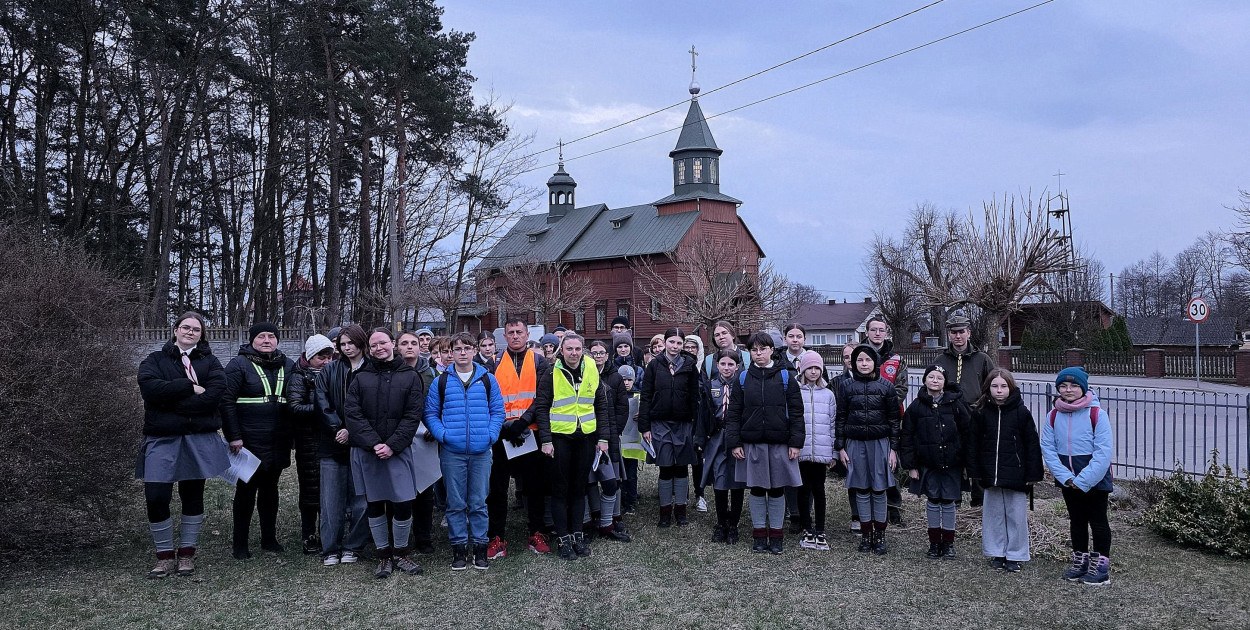 IV Harcerska Droga Krzyżowa z parafii św. Apostołów Piotra i Pawła (FOTO)