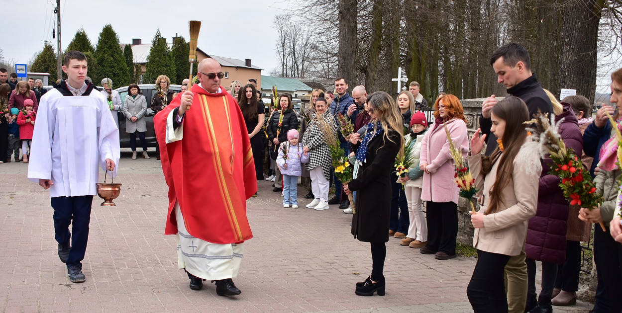Palmowa Niedziela w Soli. Procesja, tradycja i serce włożone w modlitwę (FOTO)