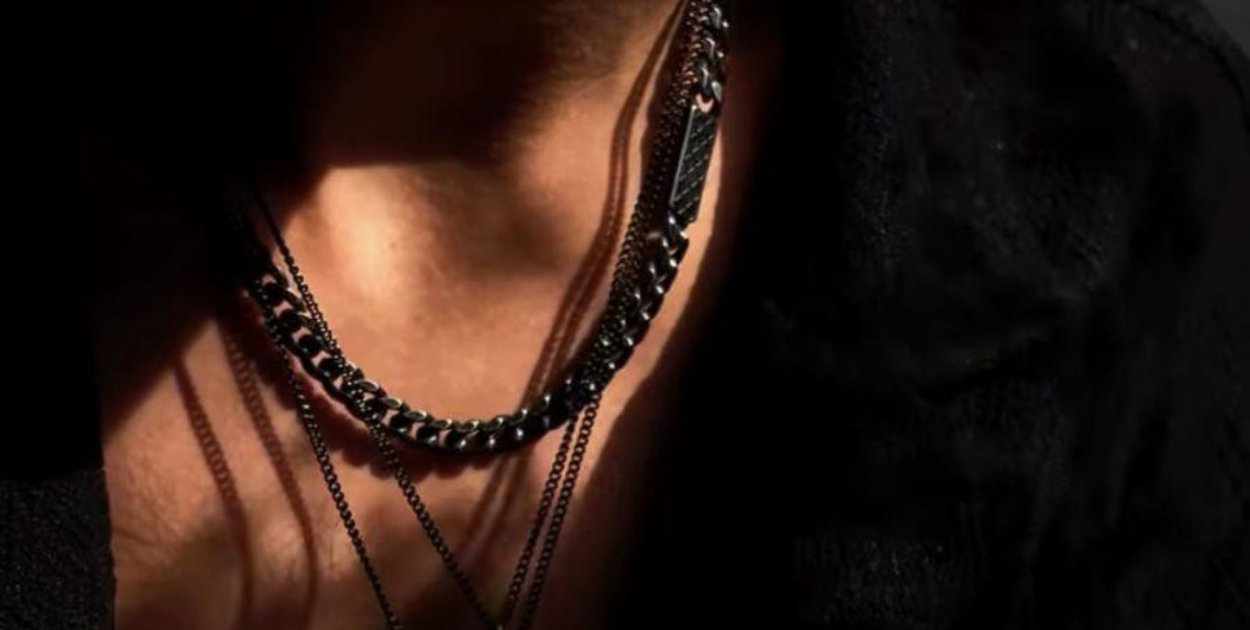 Pancerka czy splot królewski? Sprawdź, który łańcuszek Manoki najlepiej podkreśli