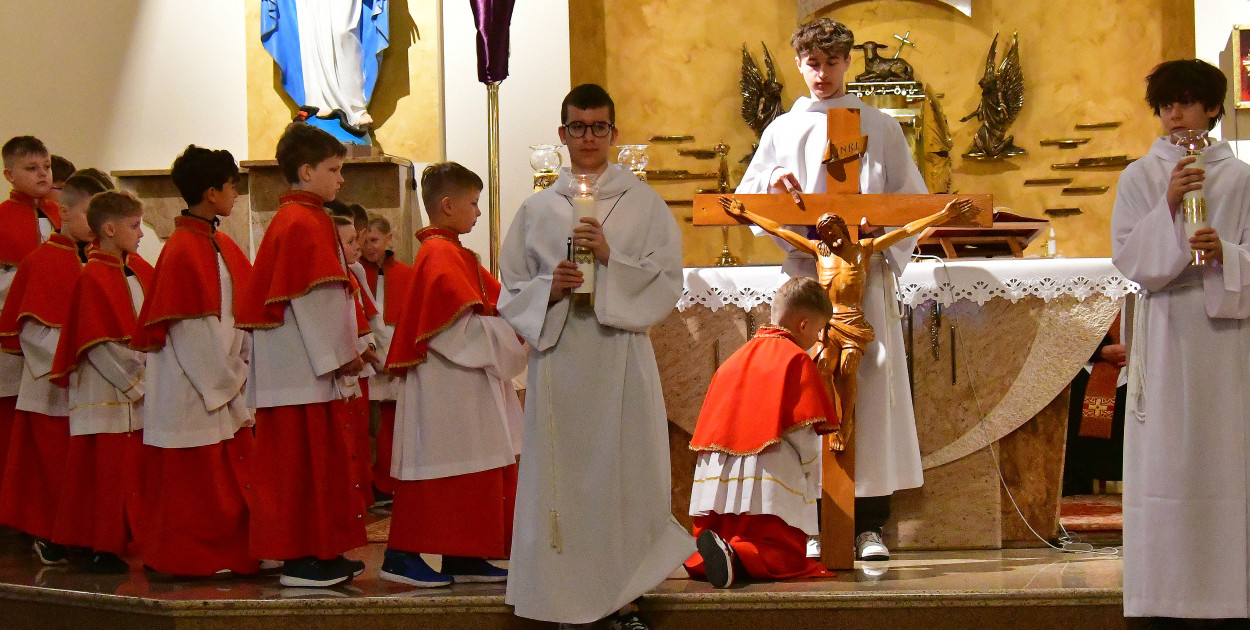 „Oto człowiek”… Oto wasz Król - Wielki Piątek (FOTO, VIDEO)