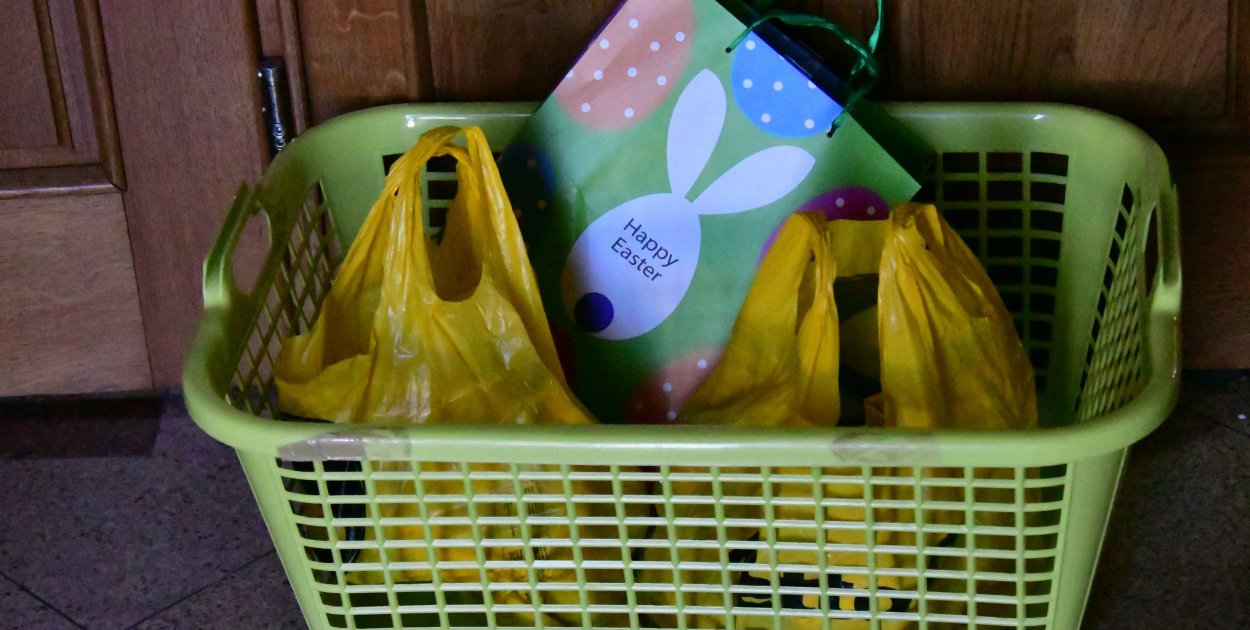 Solidarność przy wielkanocnym koszyczku. Wsparcie dla potrzebujących