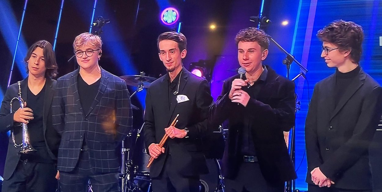 Biłgorajski akcent w "Must Be the Music"! Beniamin Gleń i Muzyczni Tułacze