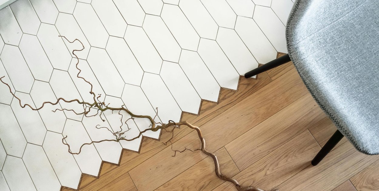 Najczęstsze błędy przy montażu podłóg i jak ich uniknąć