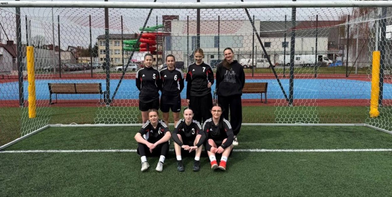 Awans piłkarek I LO im. ONZ do półfinału wojewódzkiego